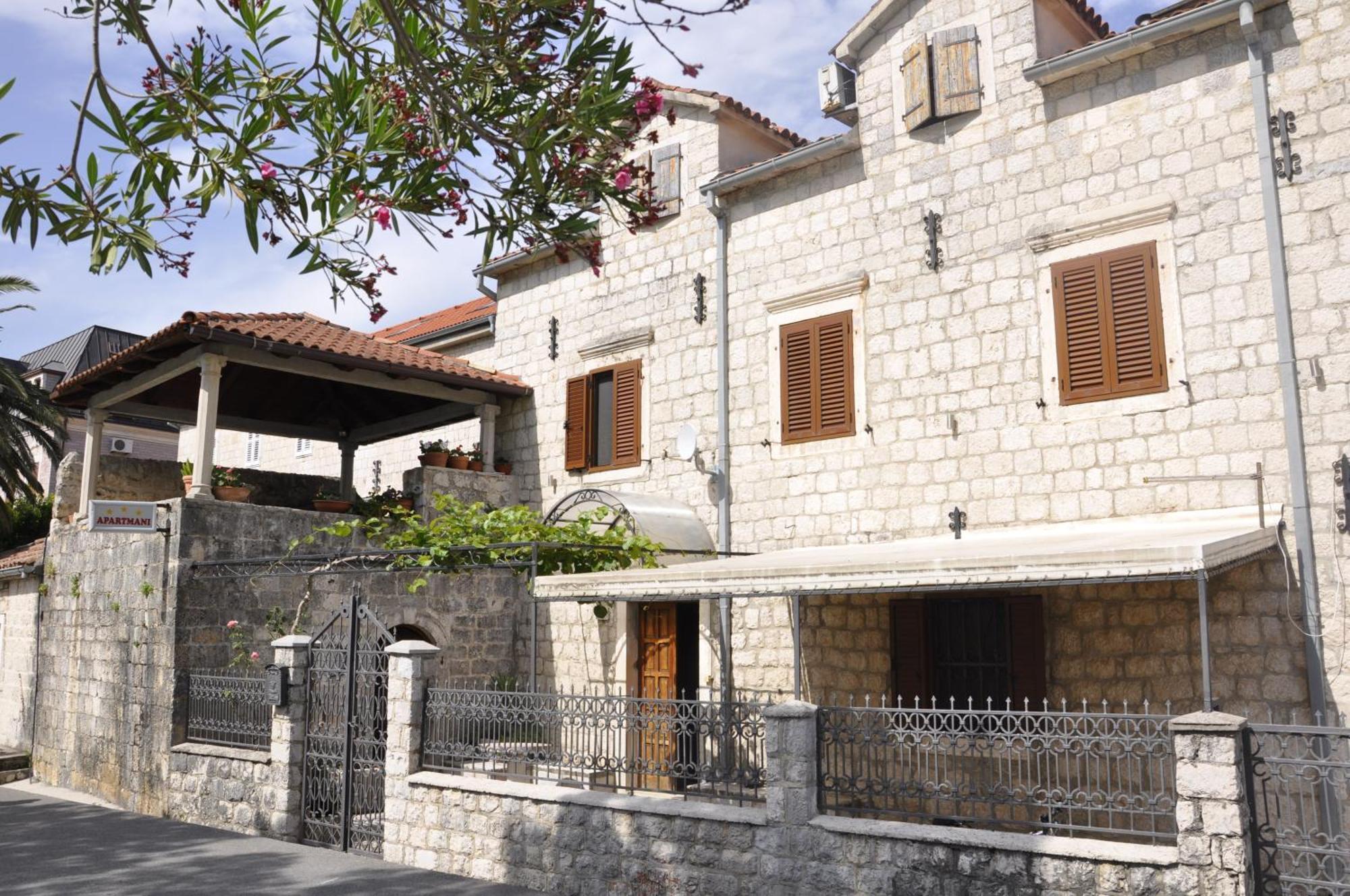Apartments Vujosevic Котор Екстериор снимка